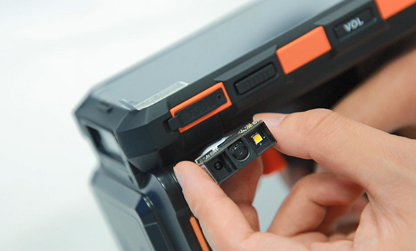 一维二维扫描头嵌入PDA设备，集成高性能扫码解决方案