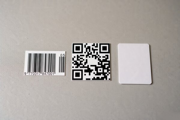 一维条码、二维码与 RFID 电子标签对比